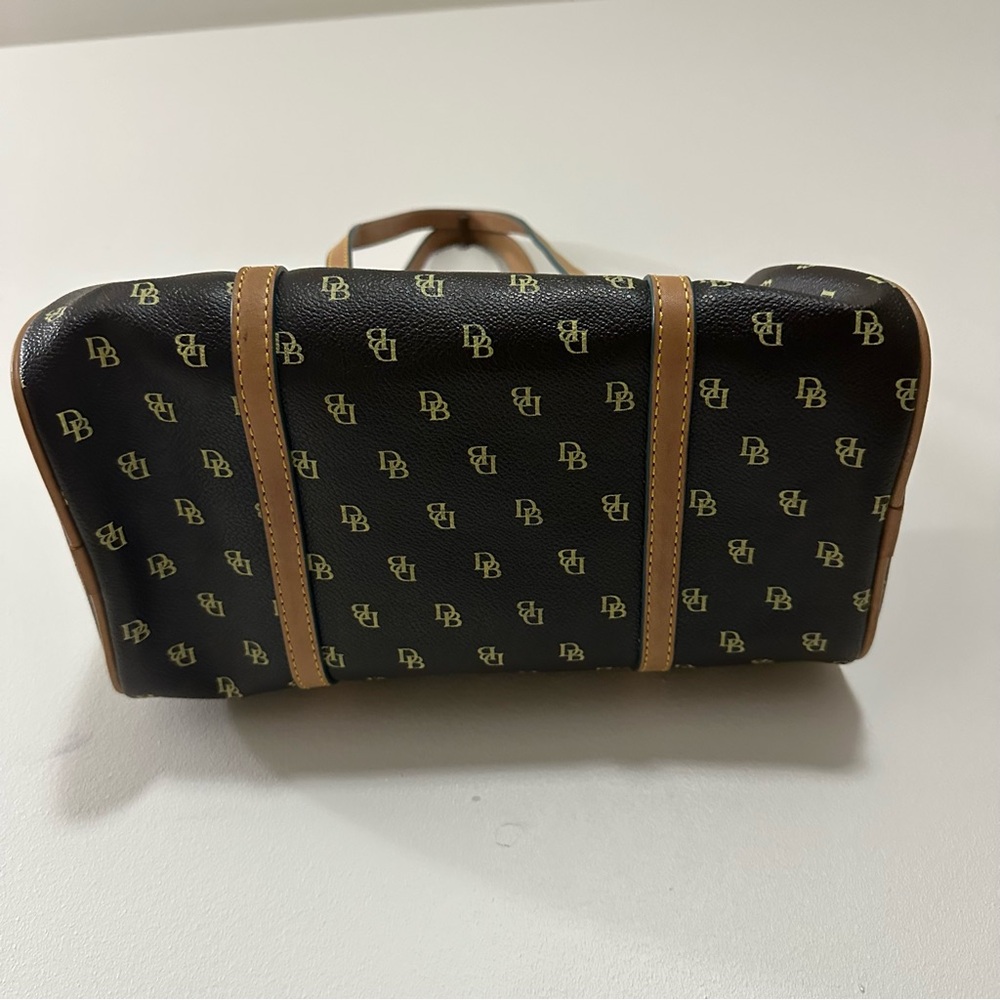 Dooney & Bourke Black And Tan Barrel Bag - image 4